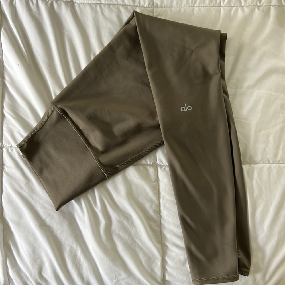 Olive Green Alo Airlift Leggings